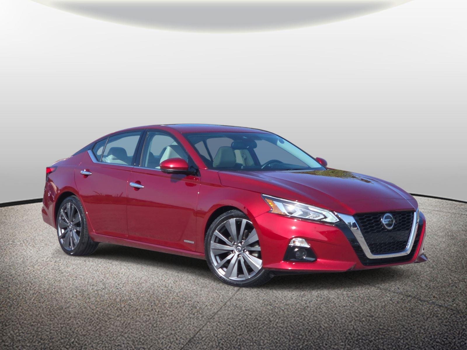 Red (Scarlet Ember Tintcoat) 2019 Nissan Altima Sedan Front-Wheel Drive Continuously Variable Transmission