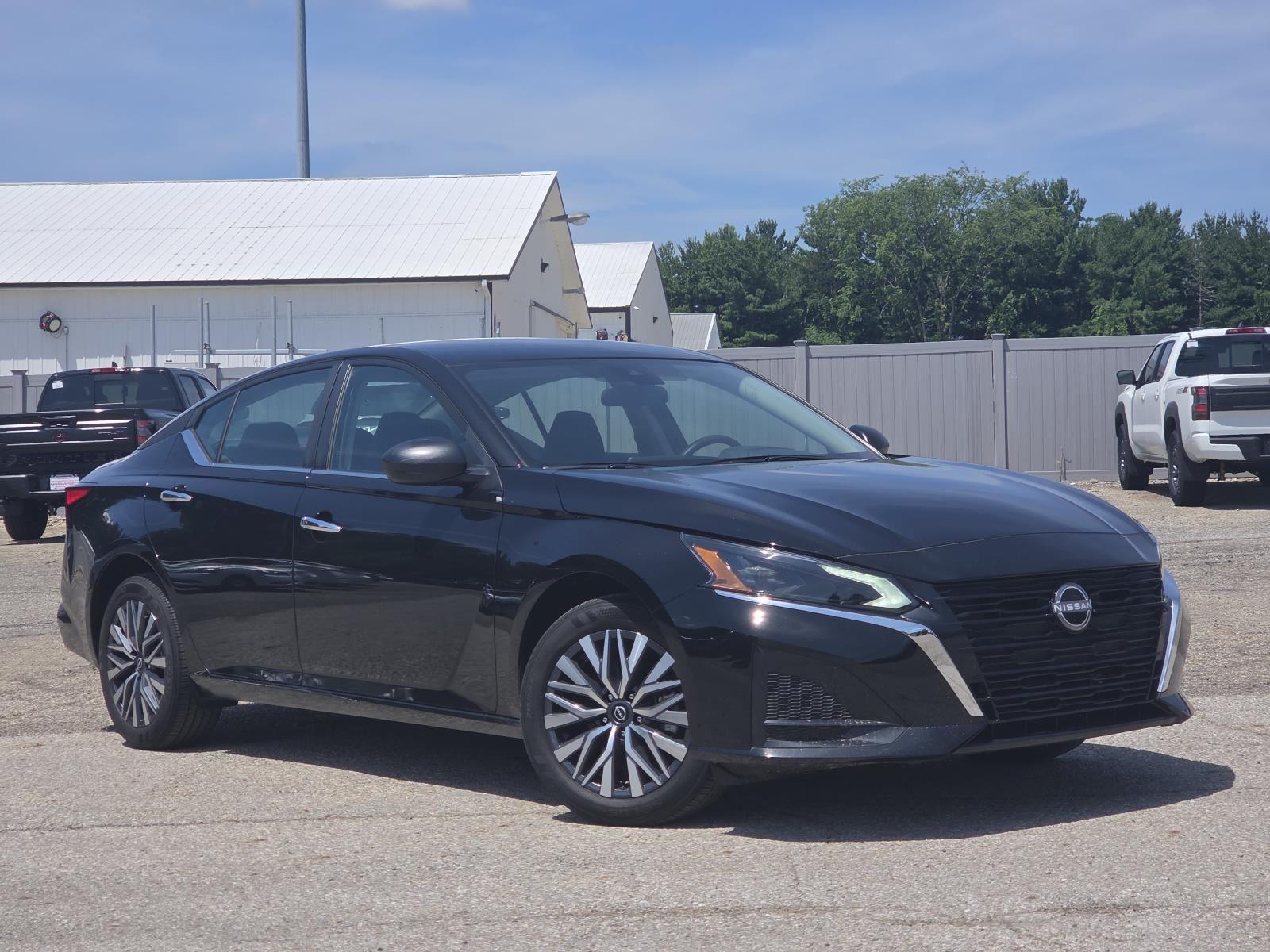 Super Black 2025 Nissan Altima Sedan All-Wheel Drive Continuously Variable Transmission