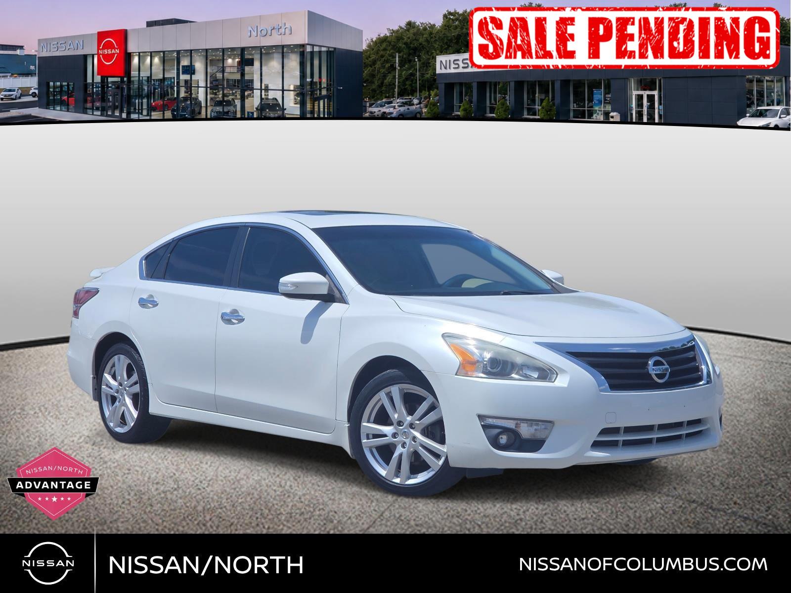 Pearl White 2014 Nissan Altima Sedan Front-Wheel Drive Continuously Variable Transmission