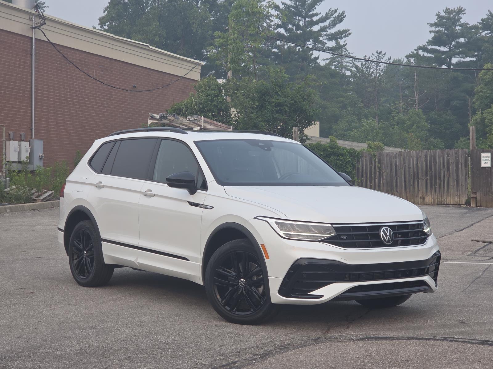 Oryx White Pearl 2022 Volkswagen Tiguan SUV / Crossover Front-Wheel Drive Automatic