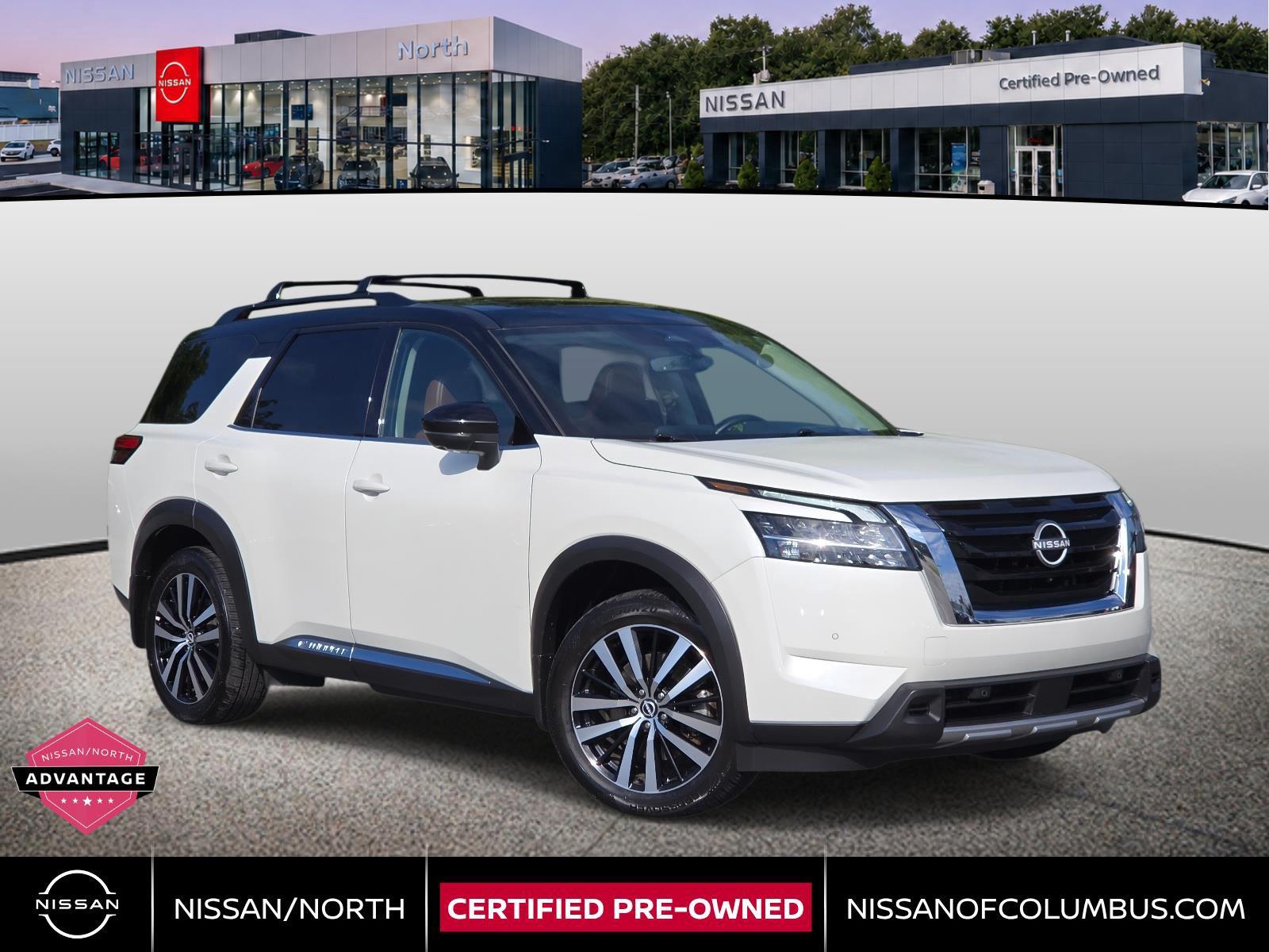 Pearl White Tricoat/Super Black 2024 Nissan Pathfinder SUV / Crossover All-Wheel Drive Automatic