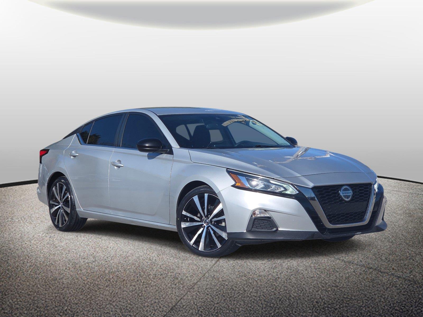 Brilliant Silver Metallic 2021 Nissan Altima Sedan Front-Wheel Drive Continuously Variable Transmission