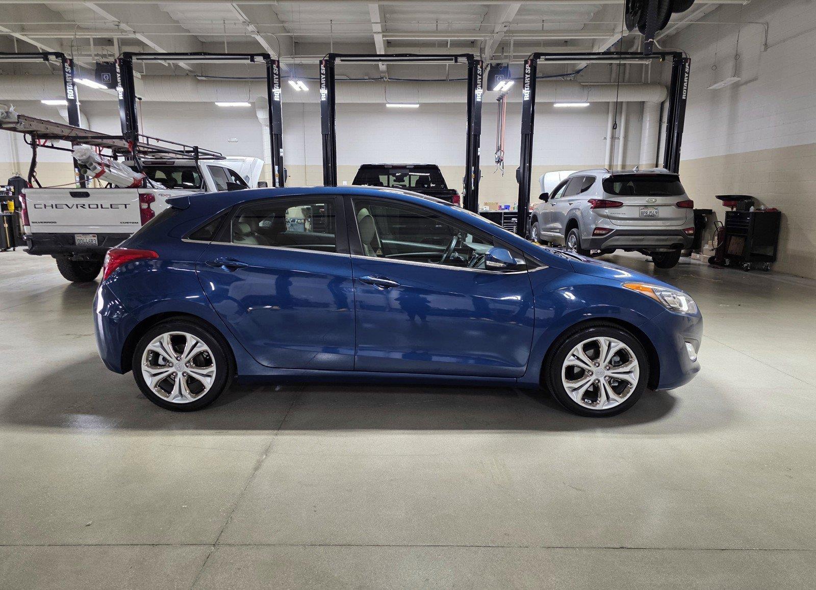 Used 2014 Windy Sea Blue Hyundai HATCHBACK image 8