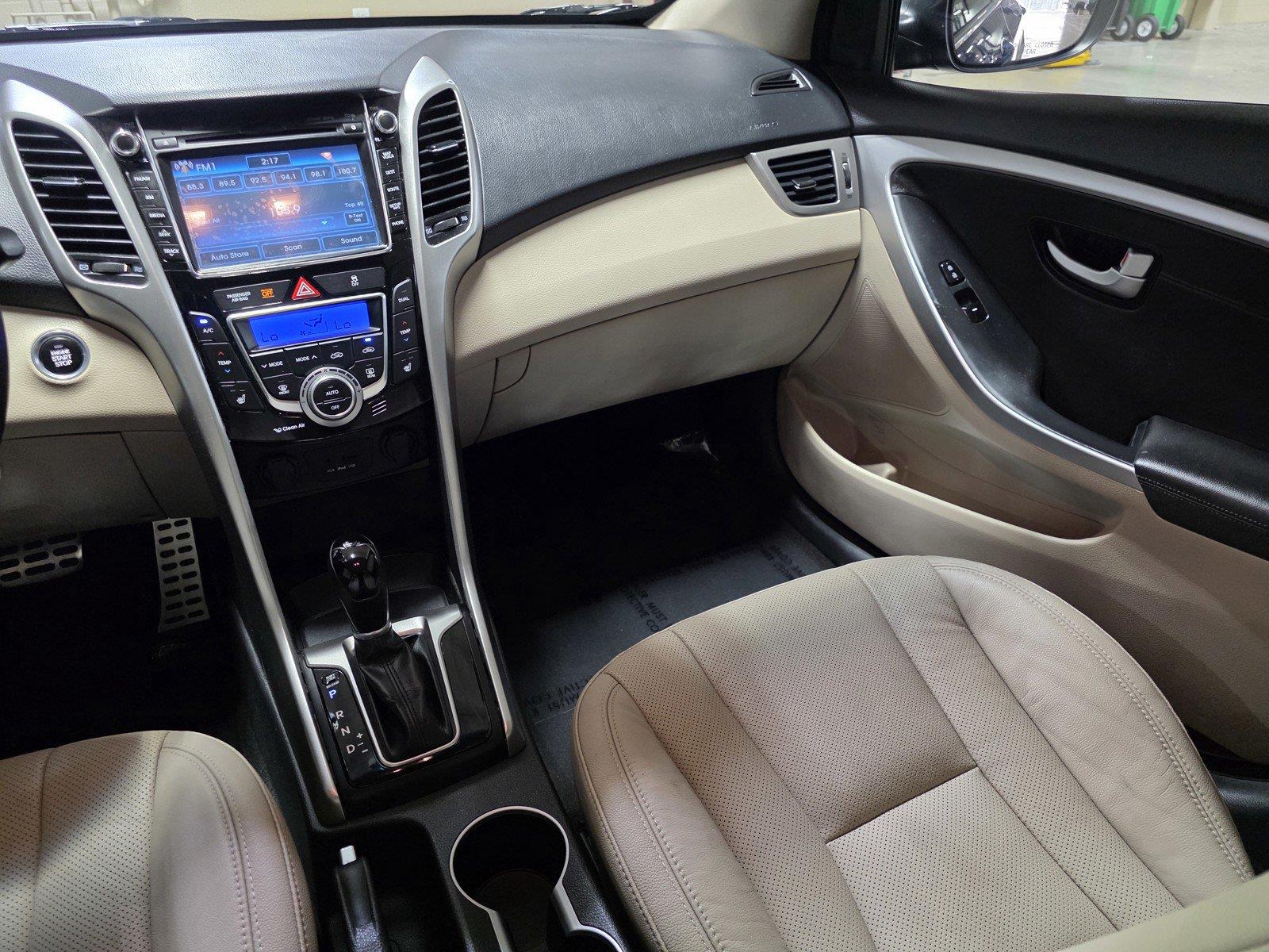 Used 2014 Windy Sea Blue Hyundai HATCHBACK image 17