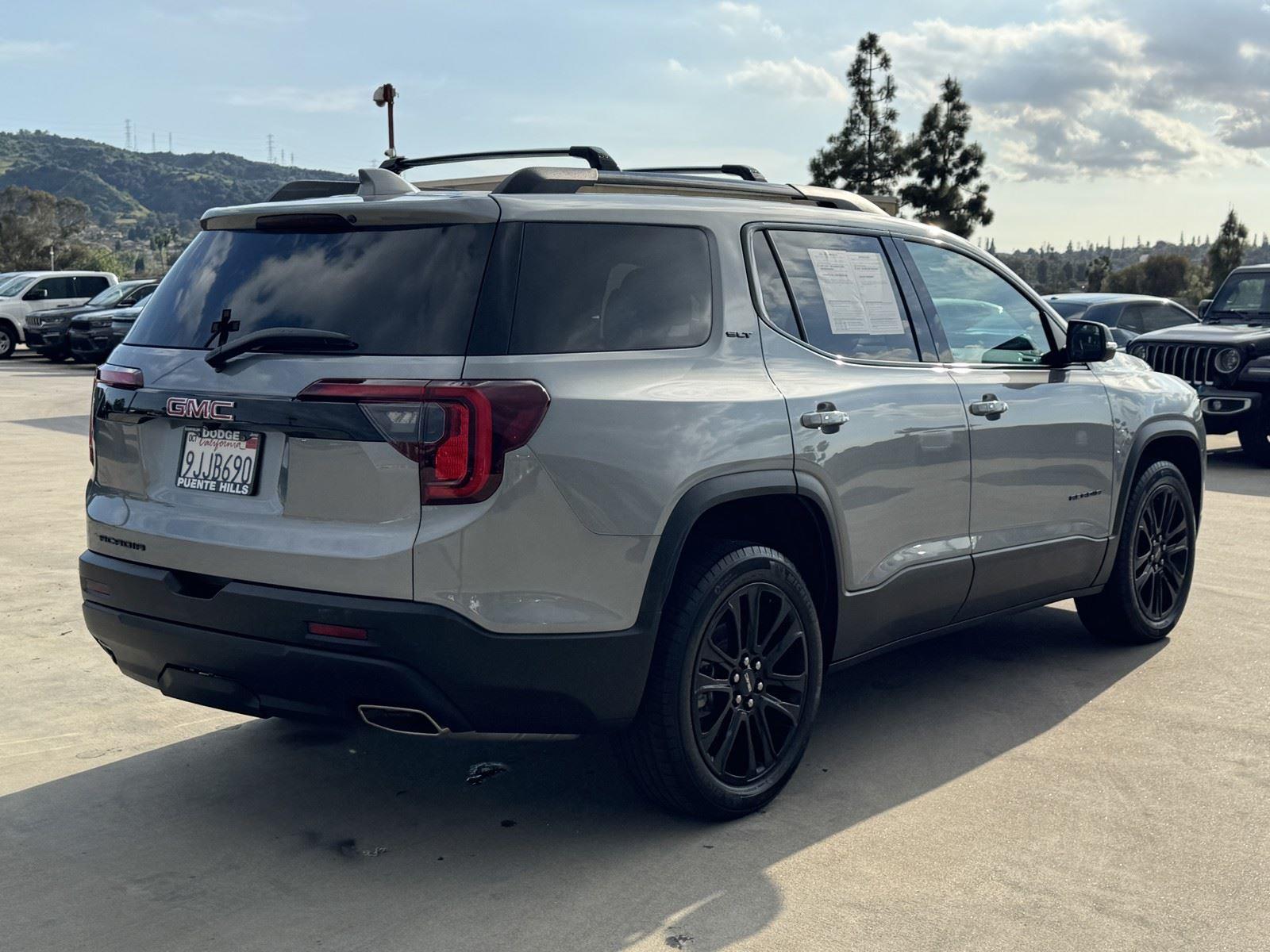 View vehicle photo 6