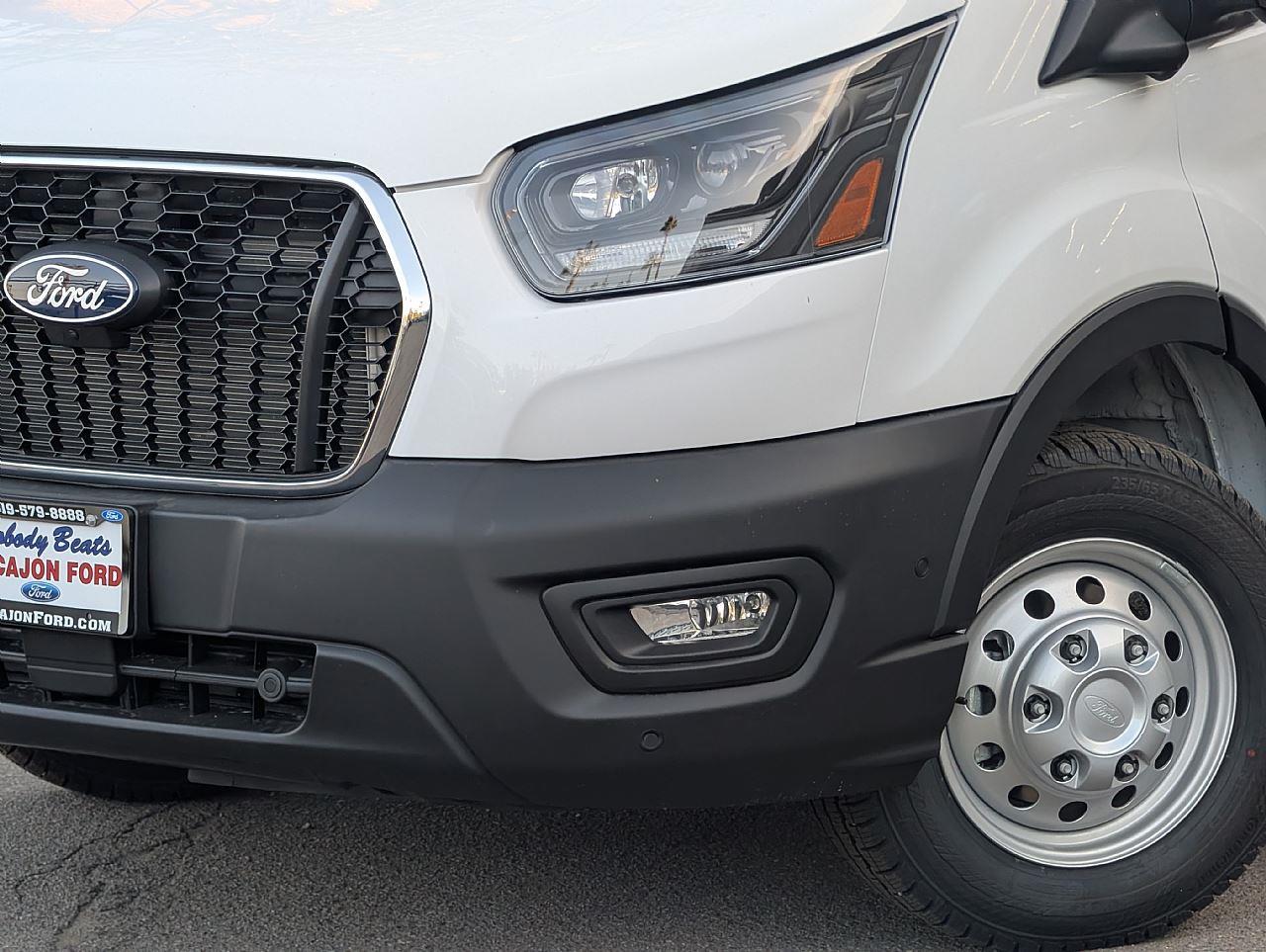 View vehicle photo 3