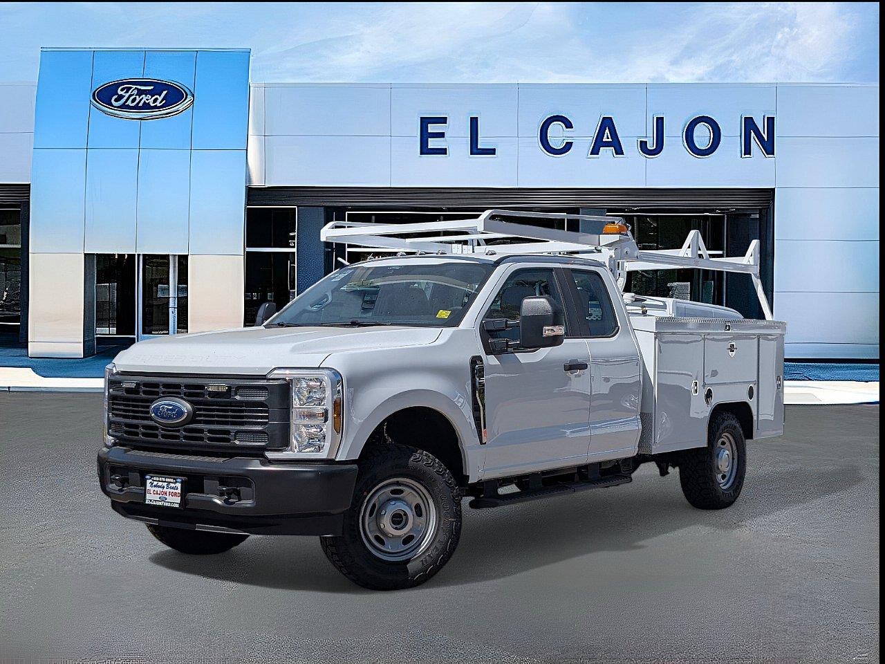 Oxford White 2026 Ford F-250 Super Duty Pickup Truck Four-Wheel Drive Automatic