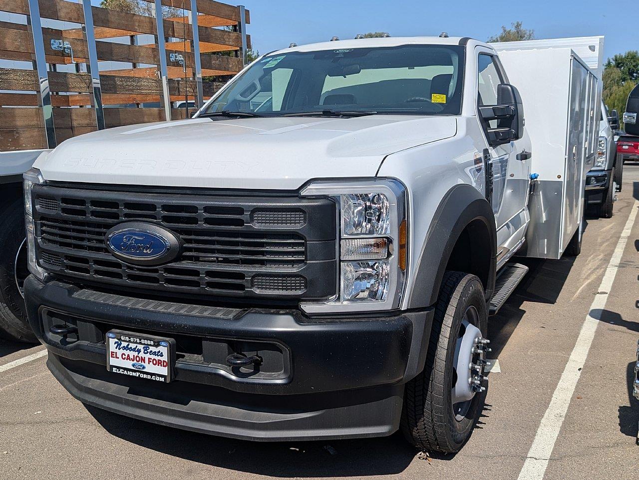Oxford White 2026 Ford F-550 Super Duty Chassis Pickup Truck Rear-Wheel Drive Automatic