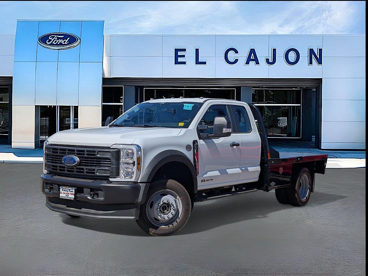 Oxford White 2025 Ford F-450 Super Duty Chassis   Automatic