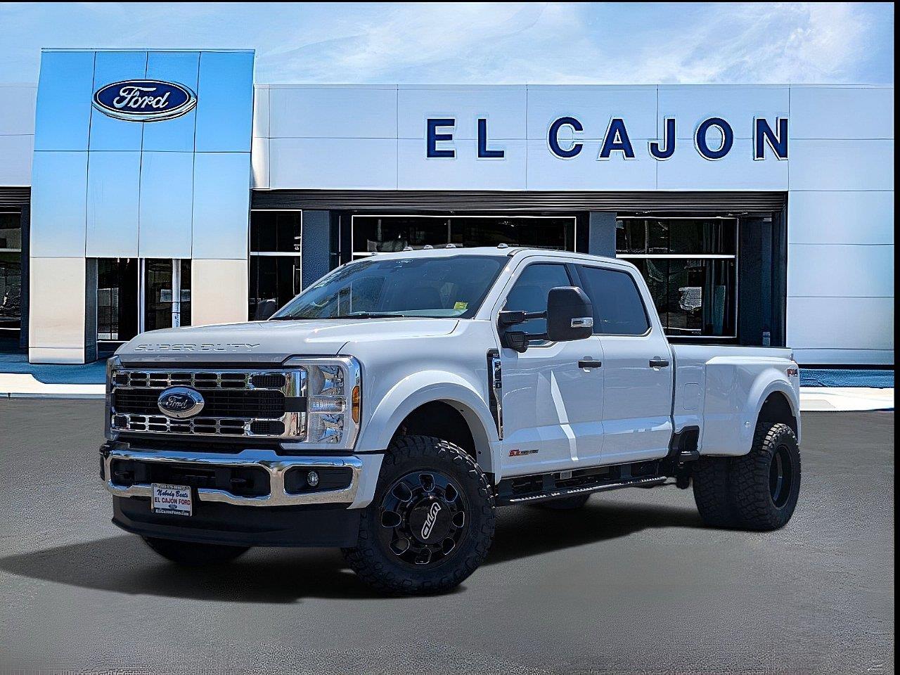 Oxford White 2026 Ford F-450 Super Duty Pickup Truck Four-Wheel Drive Automatic