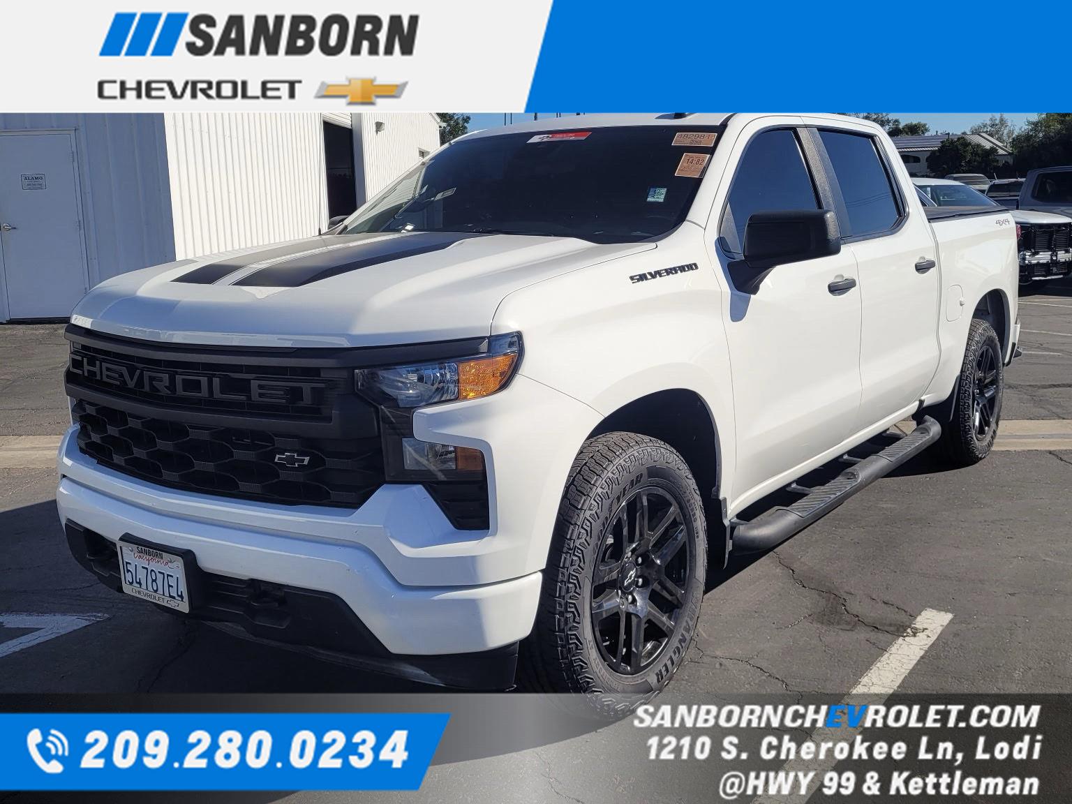 Summit White 2024 Chevrolet Silverado 1500 Pickup Truck Four-Wheel Drive 8-Speed Automatic