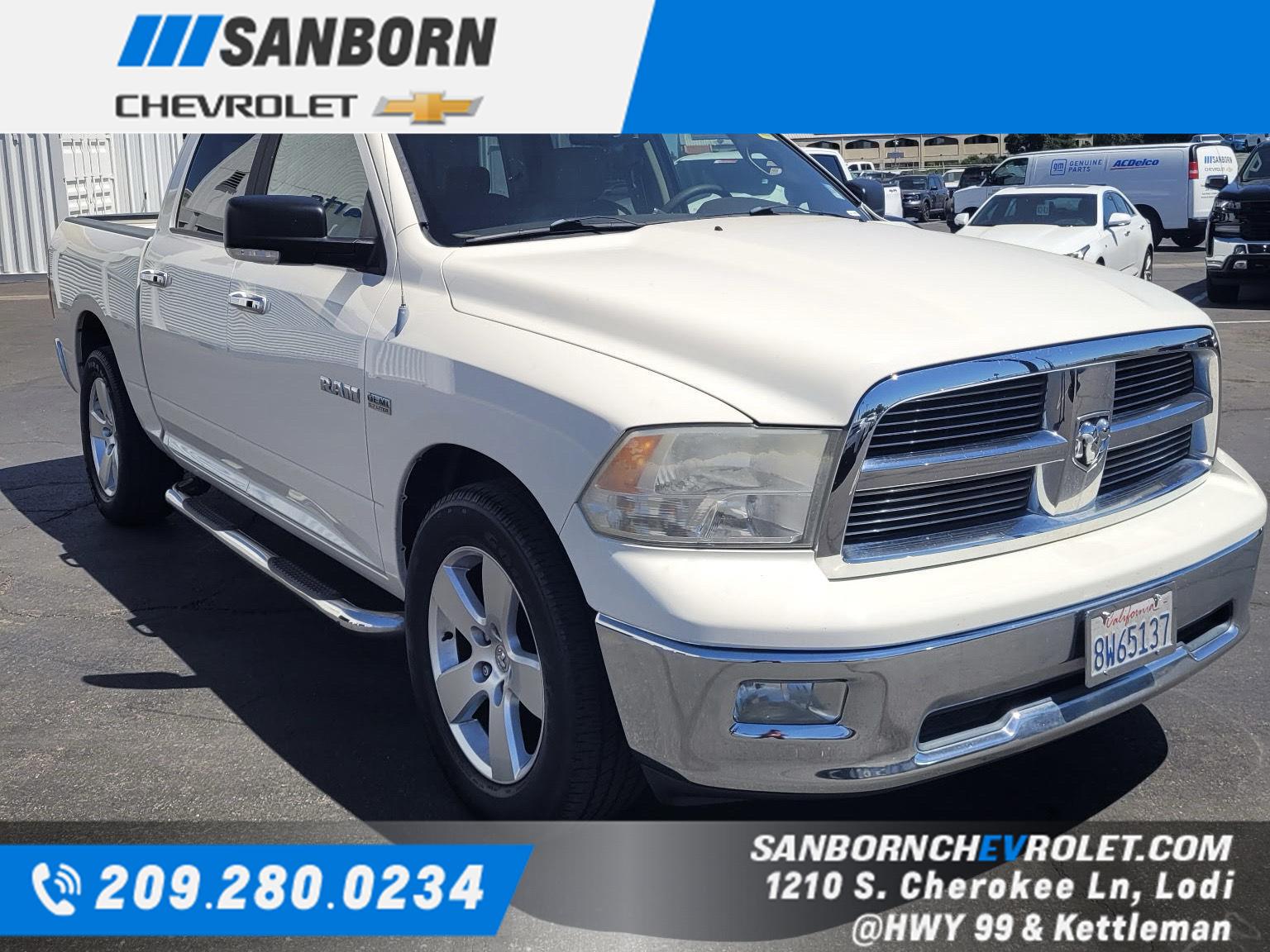 Stone White 2009 Dodge RAM 1500 Pickup Truck 4X2 5-Speed Automatic