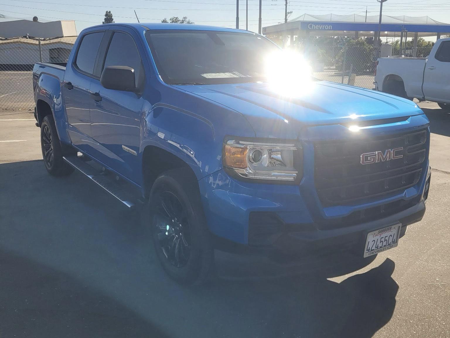 Certified Used 2021 DYNAMIC BLUE METALLIC GMC 2WD Elevation Standard image 2