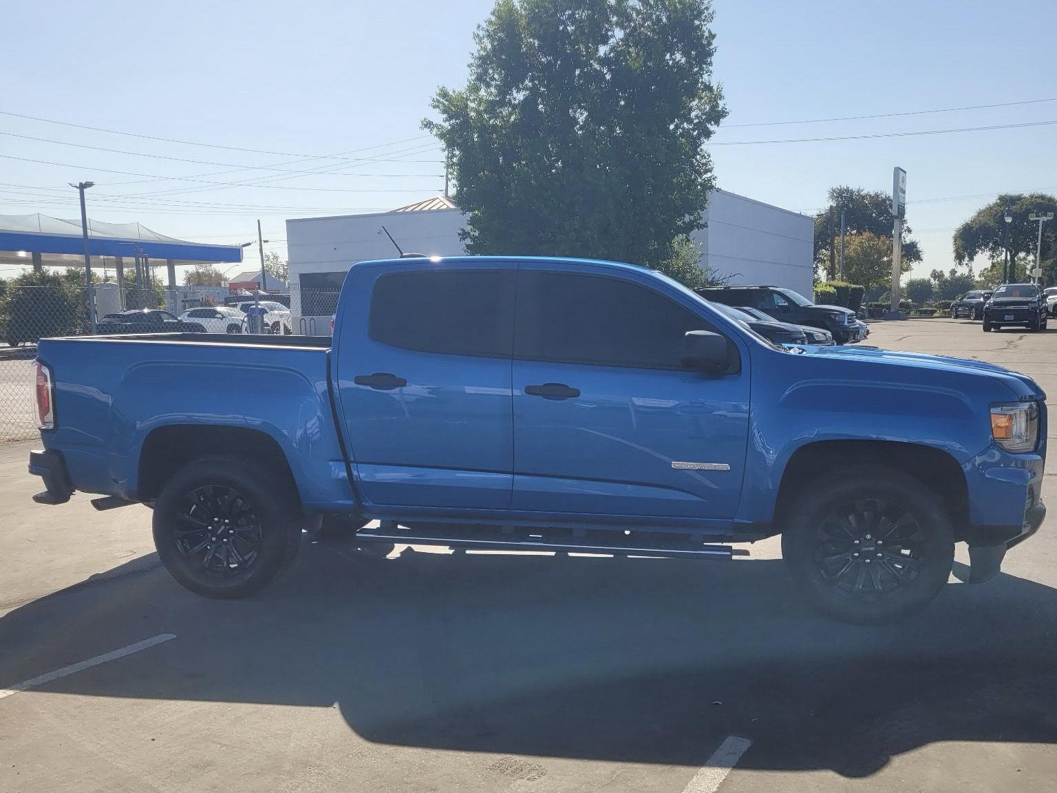 Certified Used 2021 DYNAMIC BLUE METALLIC GMC 2WD Elevation Standard image 3