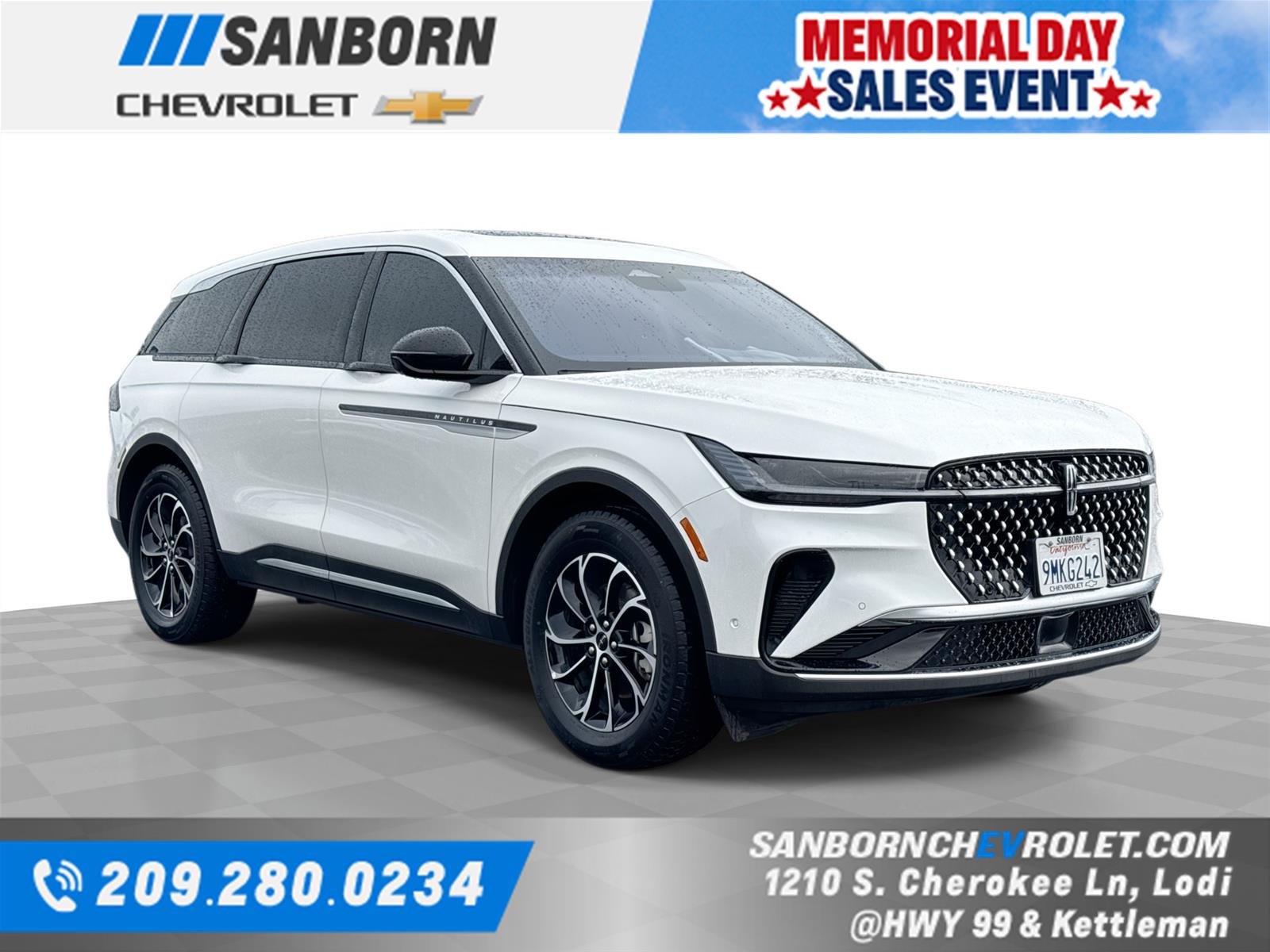 White Platinum Metallic Tri-Coat 2024 Lincoln Nautilus Premiere AWD SUV / Crossover All-Wheel Drive 8-Speed Automatic