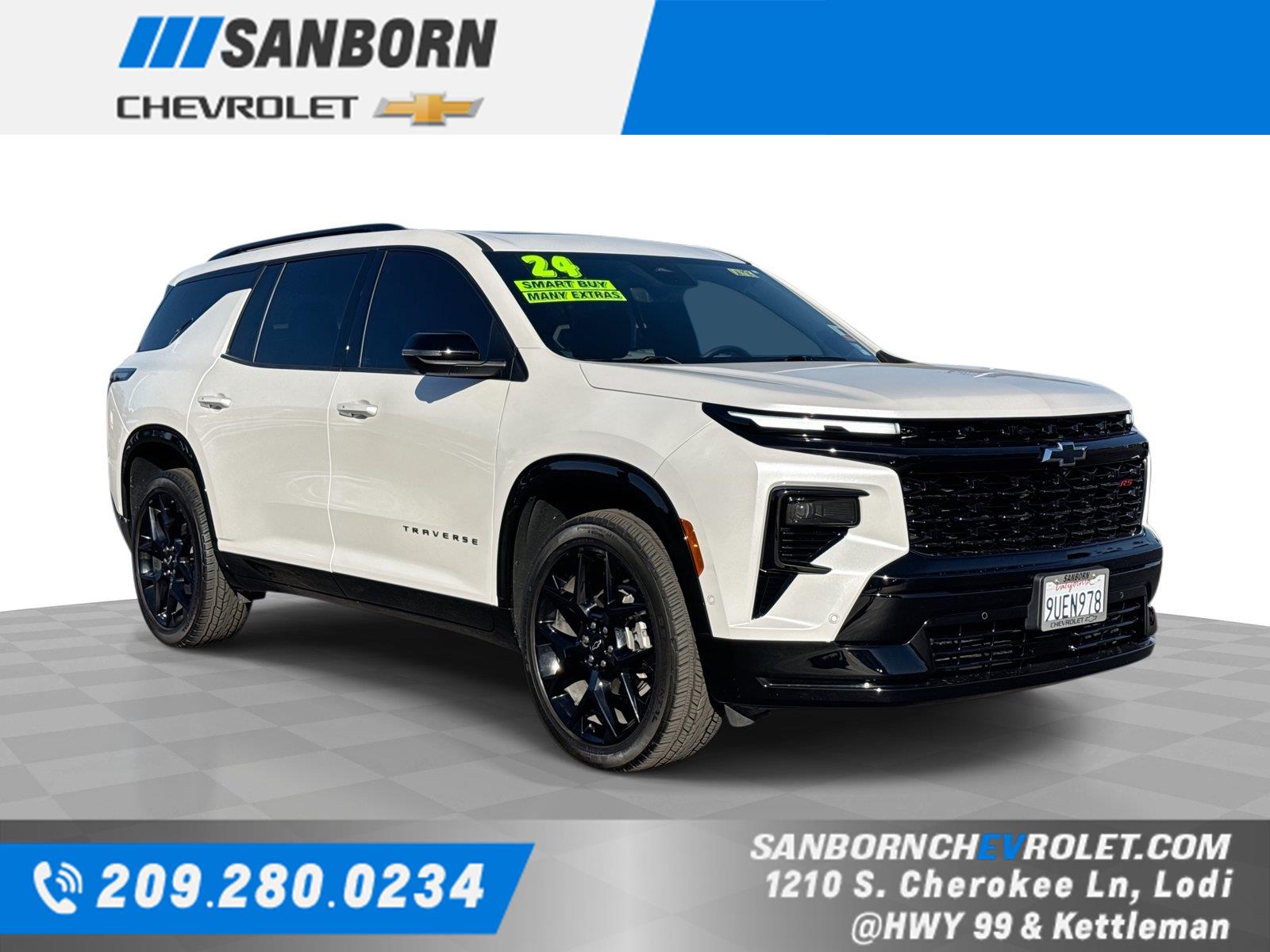 White (Iridescent Pearl Tricoat) 2024 Chevrolet Traverse SUV / Crossover Four-Wheel Drive 8-Speed Automatic