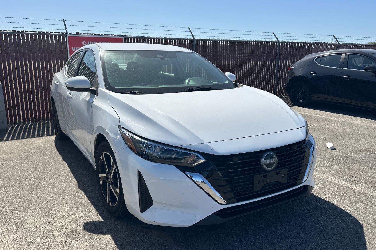 Aspen White Tricoat 2024 Nissan Sentra Sedan Front-Wheel Drive Continuously Variable Transmission