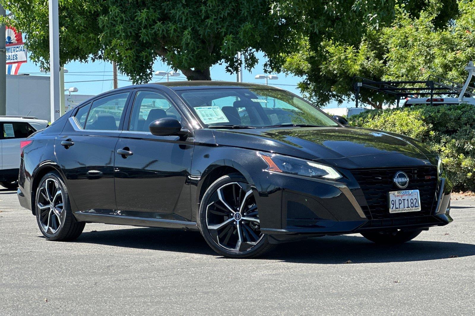 Super Black 2024 Nissan Altima Sedan Front-Wheel Drive Continuously Variable Transmission