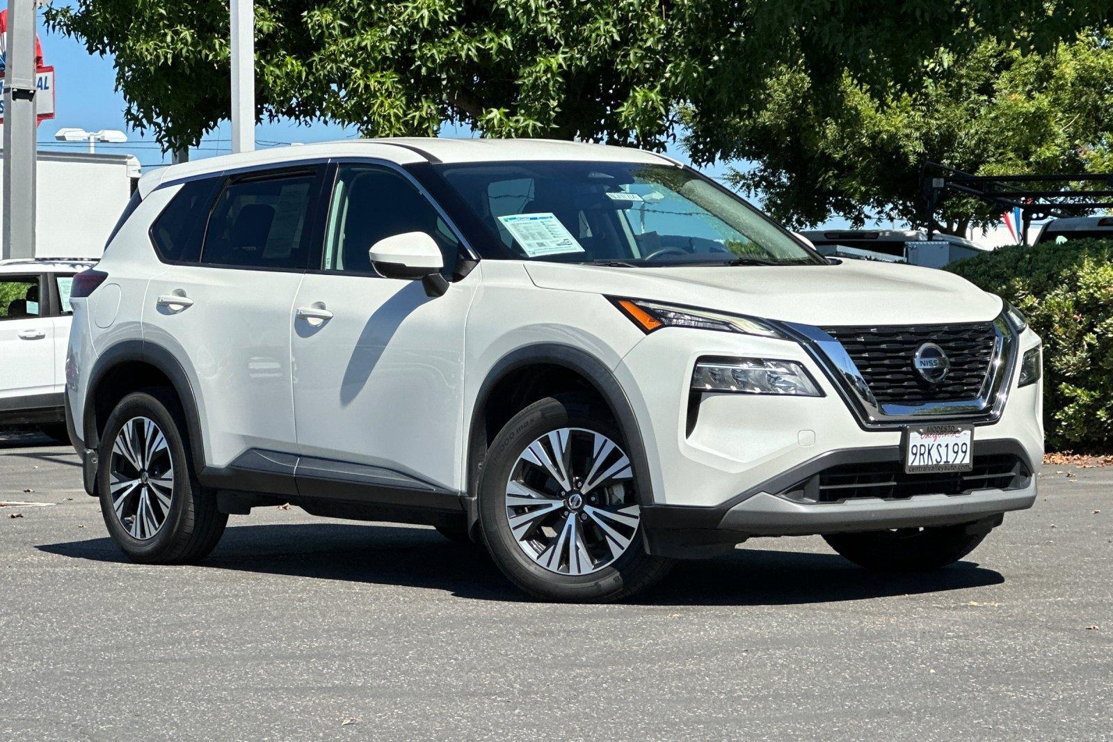 Pearl White Tricoat 2021 Nissan Rogue SUV / Crossover Front-Wheel Drive Continuously Variable Transmission