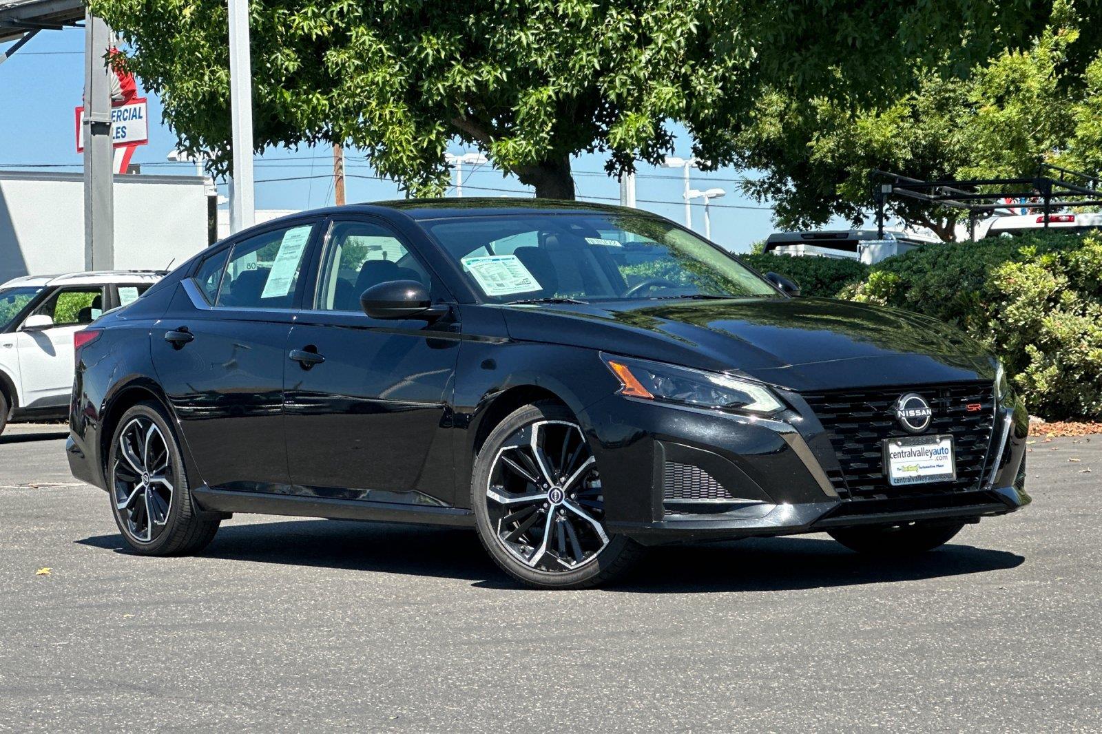 Super Black 2024 Nissan Altima Sedan Front-Wheel Drive Continuously Variable Transmission