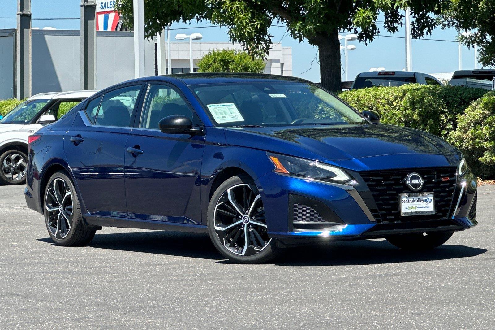 Deep Blue Pearl 2024 Nissan Altima Sedan Front-Wheel Drive Continuously Variable Transmission