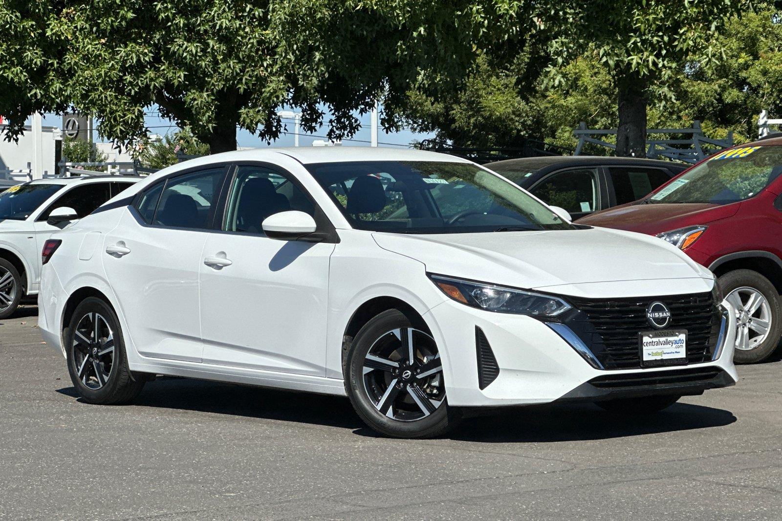 Aspen White Tricoat 2024 Nissan Sentra Sedan Front-Wheel Drive Continuously Variable Transmission