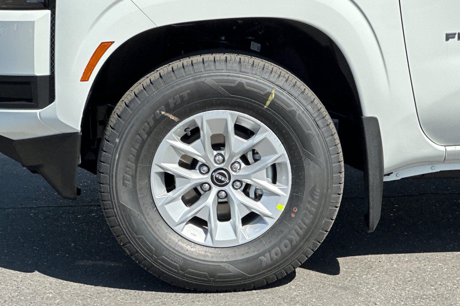 New 2027 Glacier White Nissan S image 23
