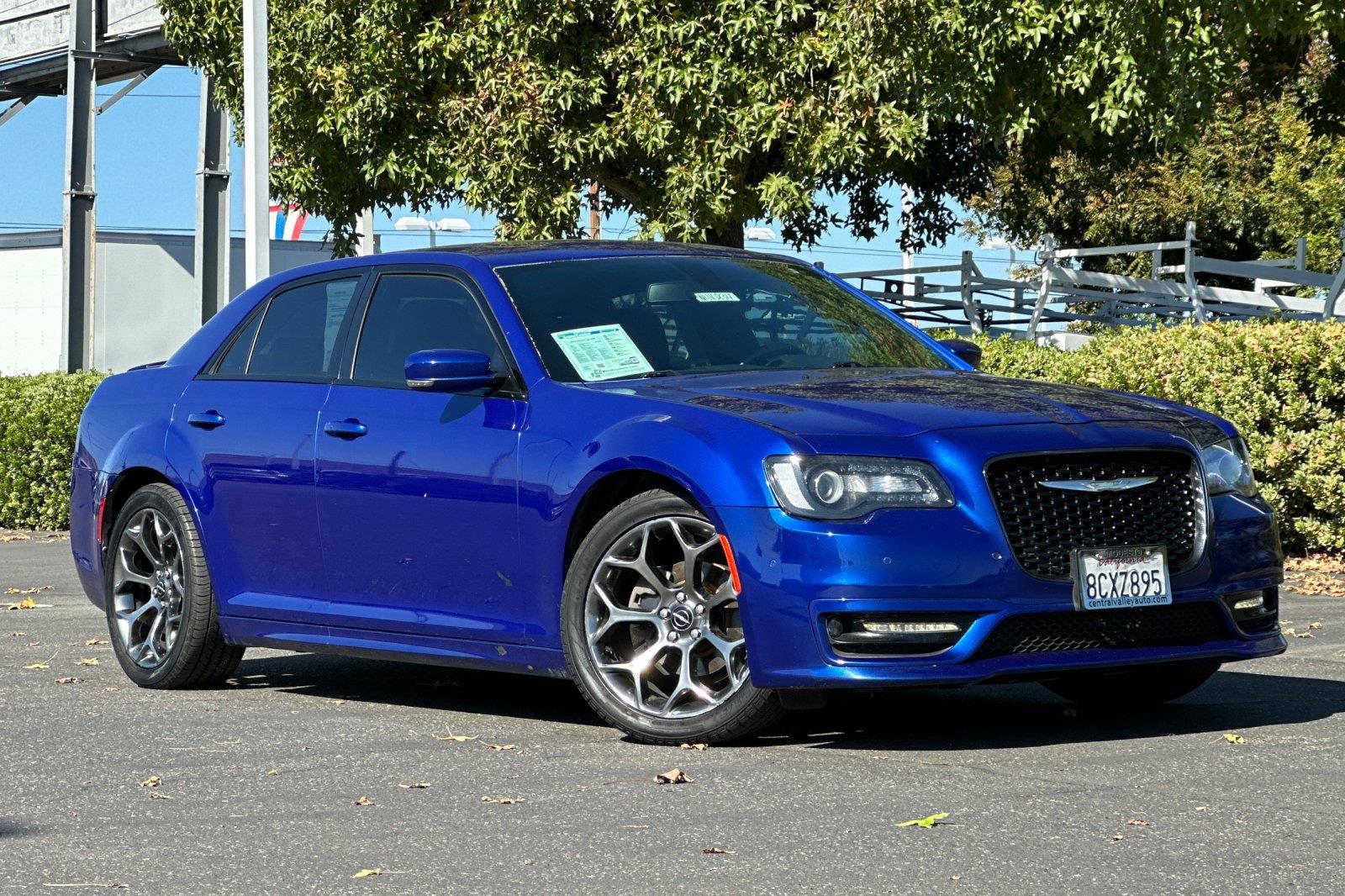 Ocean Blue Metallic Clearcoat 2018 Chrysler 300 Sedan Rear-Wheel Drive 8-Speed Automatic