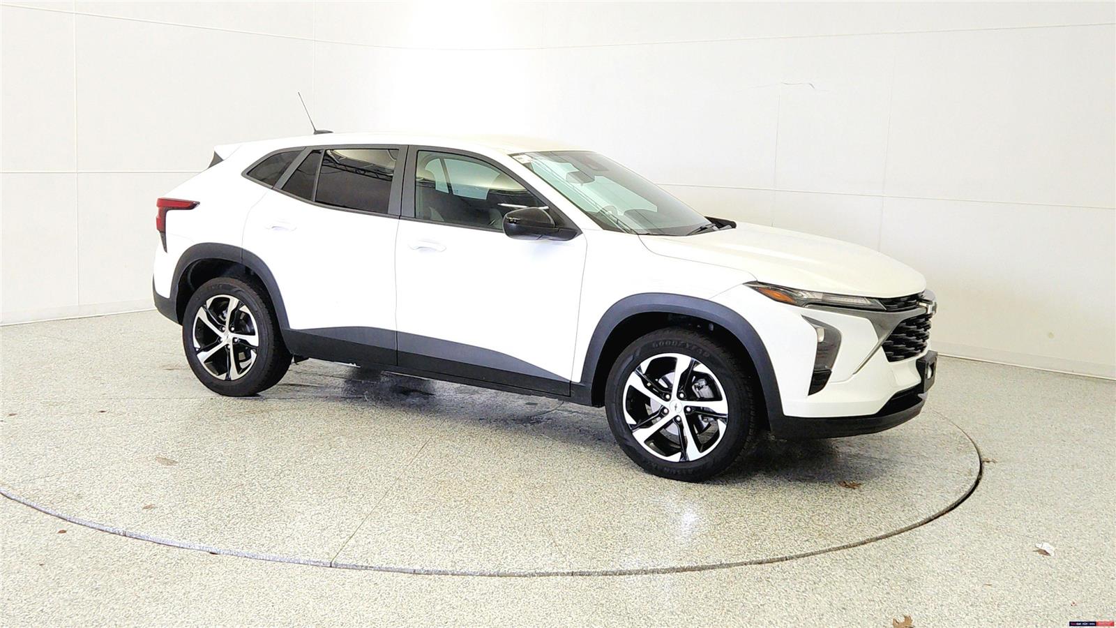 Summit White 2024 Chevrolet Trax RS with 1RS FWD SUV / Crossover Front-Wheel Drive 6-Speed Automatic