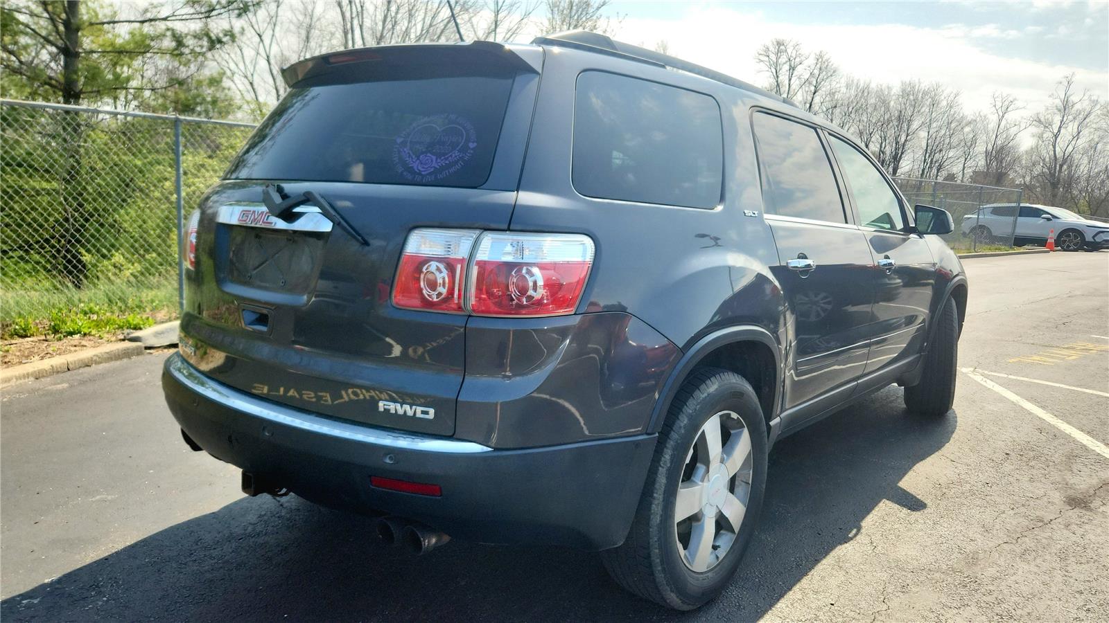 View vehicle photo 2