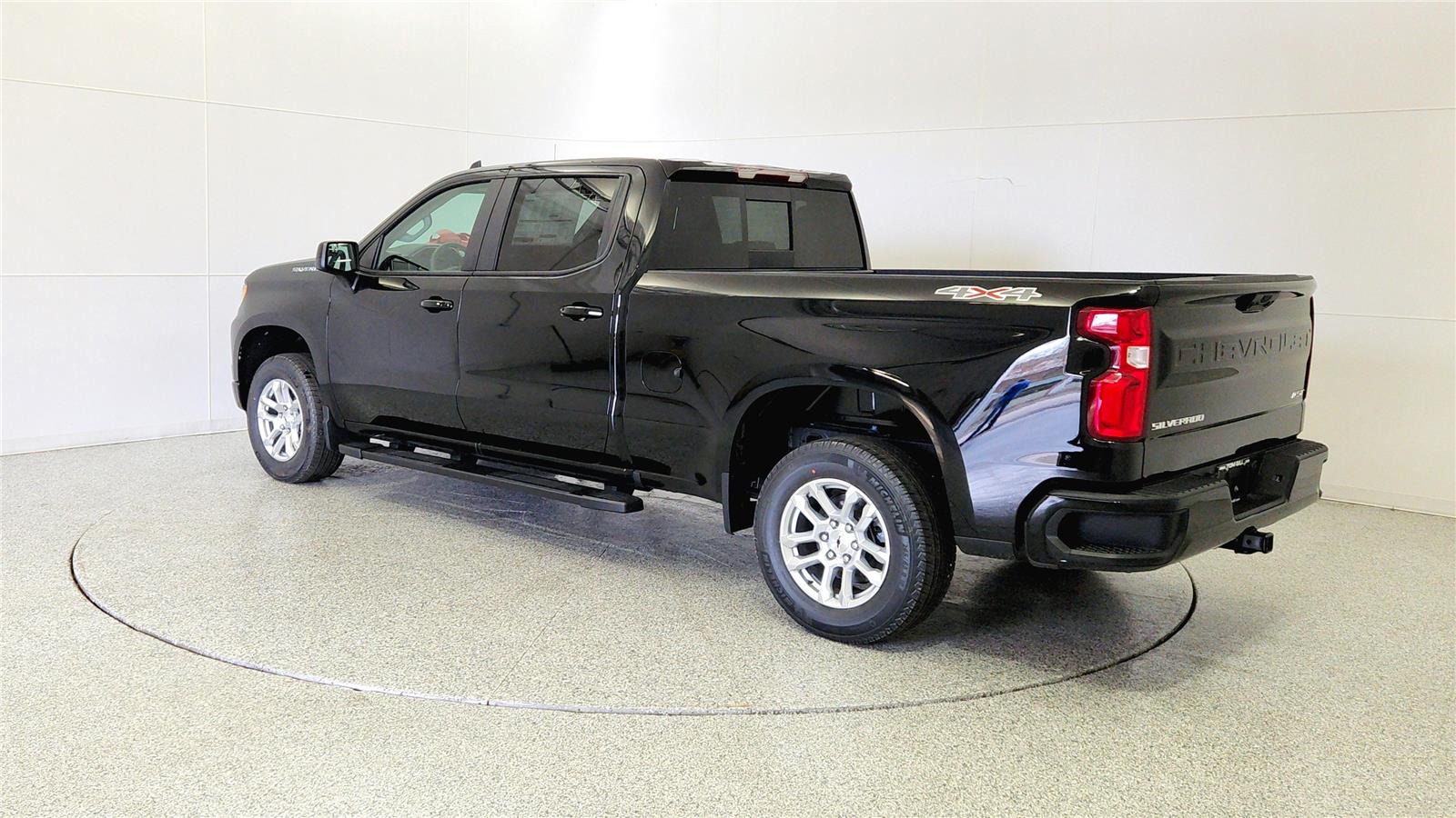 View vehicle photo 5