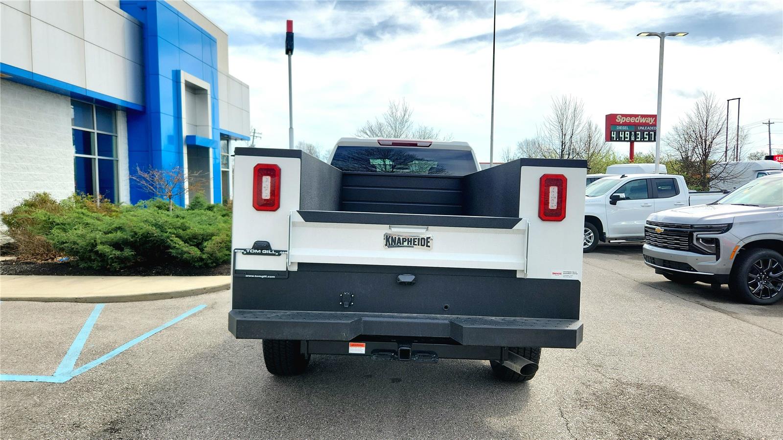 View vehicle photo 7