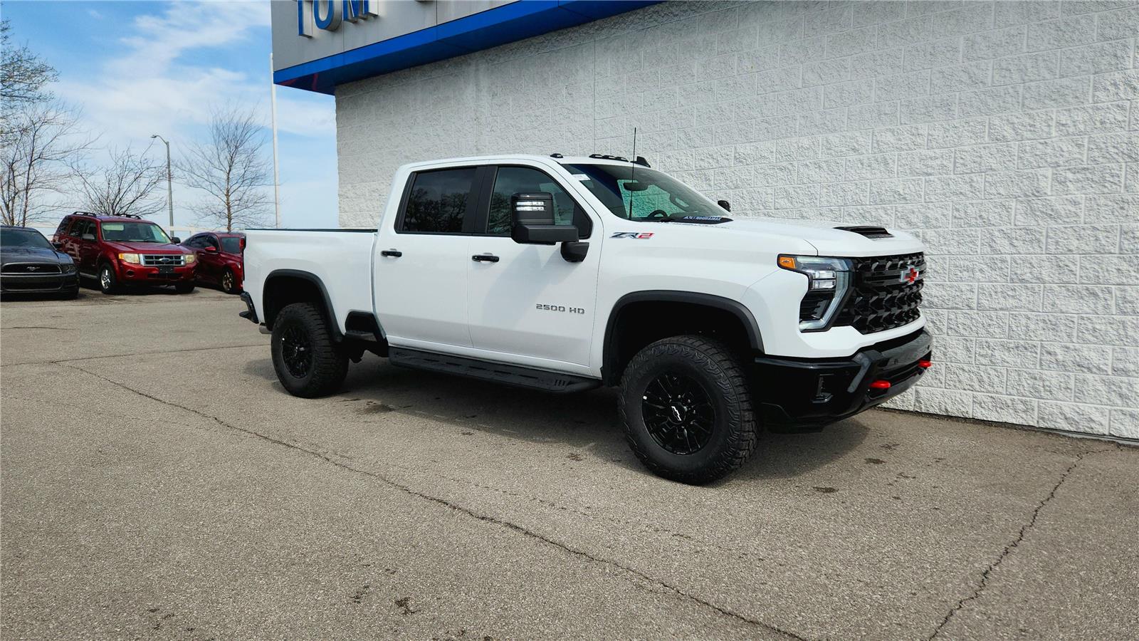 View vehicle photo 2