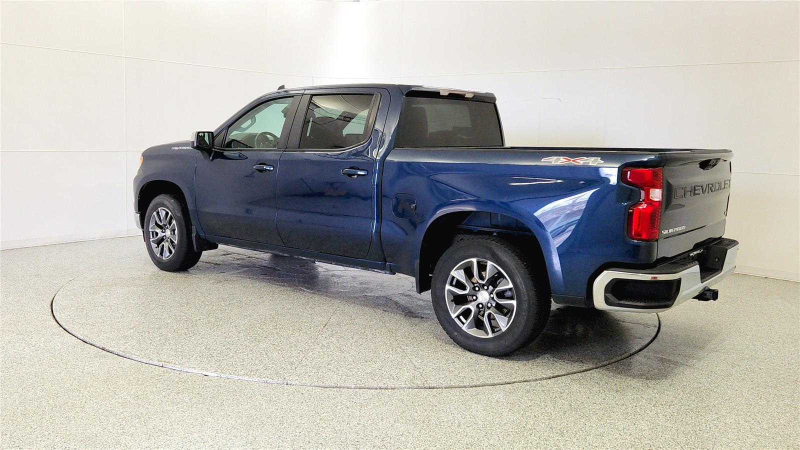 View vehicle photo 5