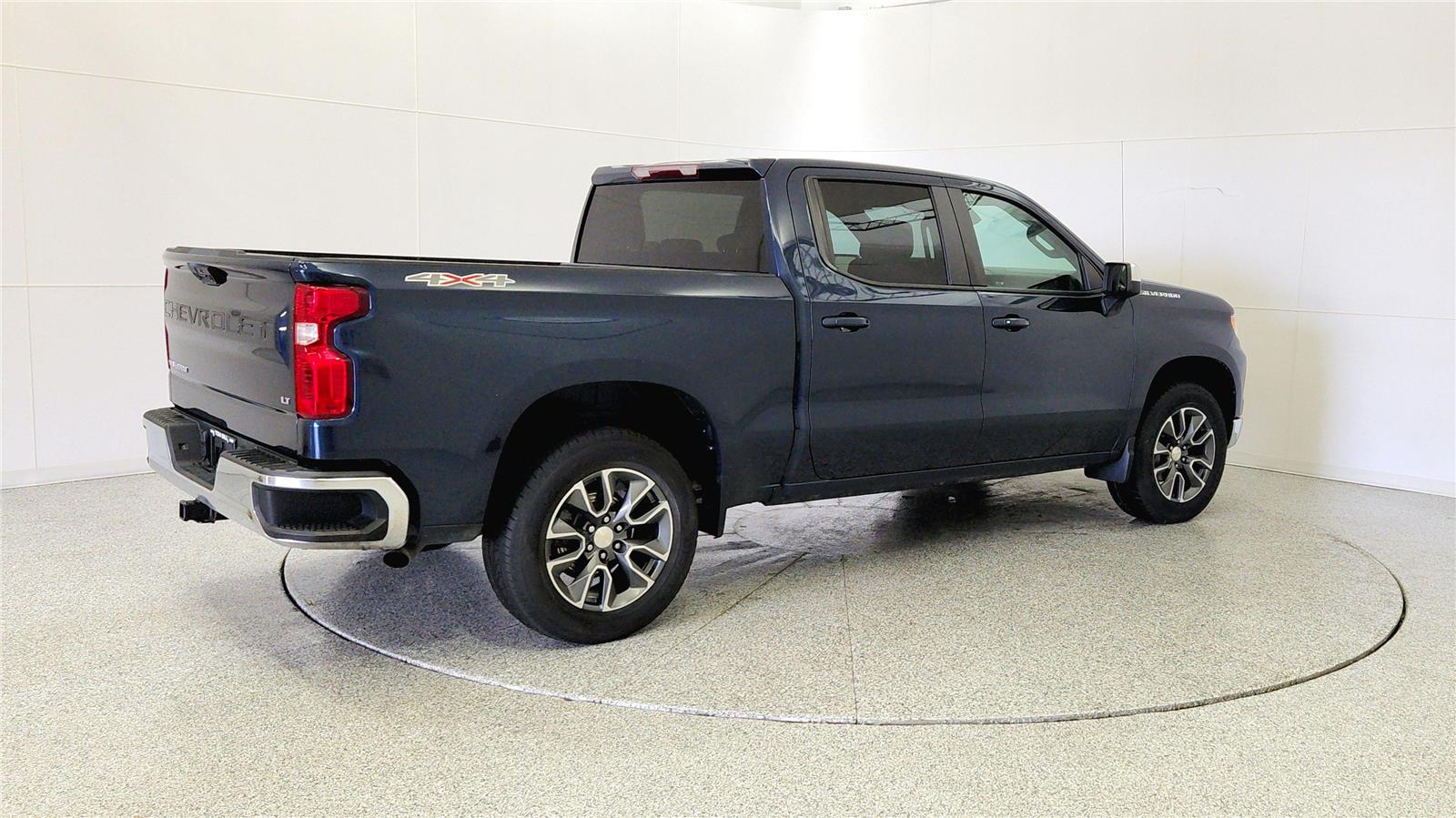 View vehicle photo 7