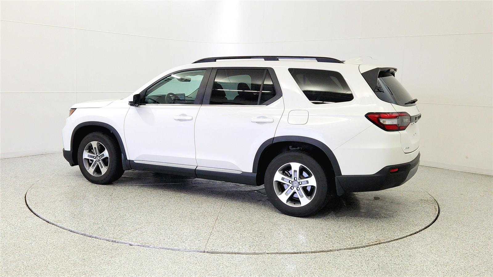 View vehicle photo 5