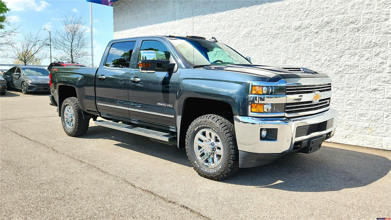 Gray (Graphite Metallic) 2019 Chevrolet Silverado 3500HD LTZ Crew Cab 4WD Pickup Truck Four-Wheel Drive 6-Speed Automatic
