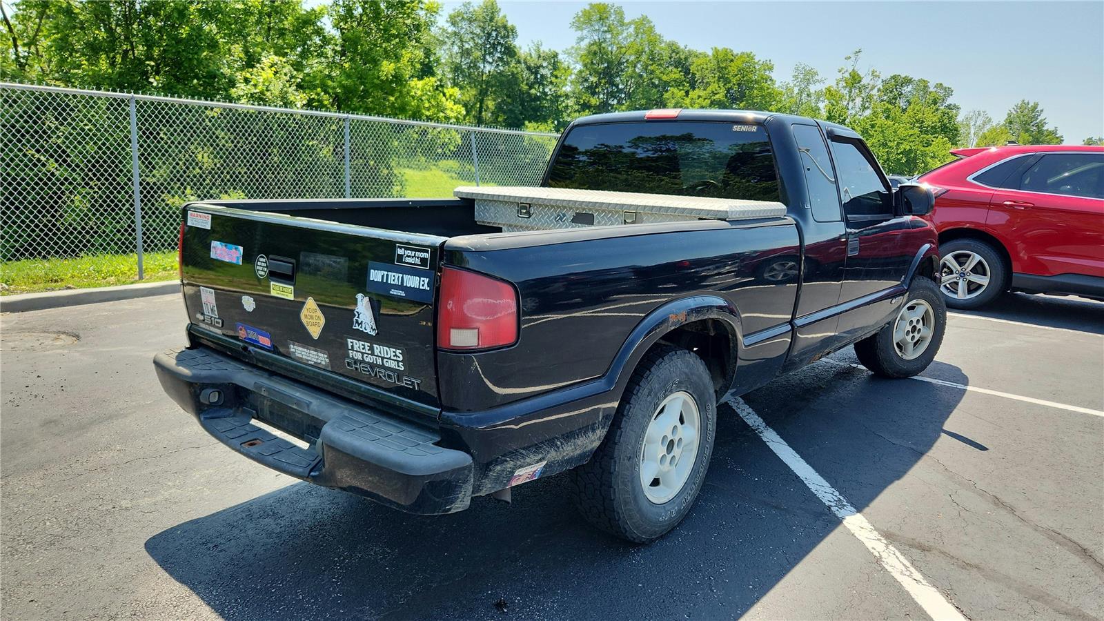 View vehicle photo 2