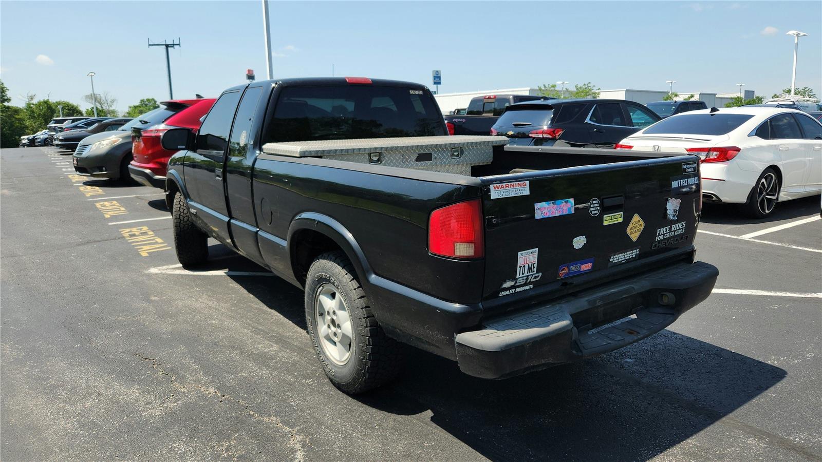 View vehicle photo 4