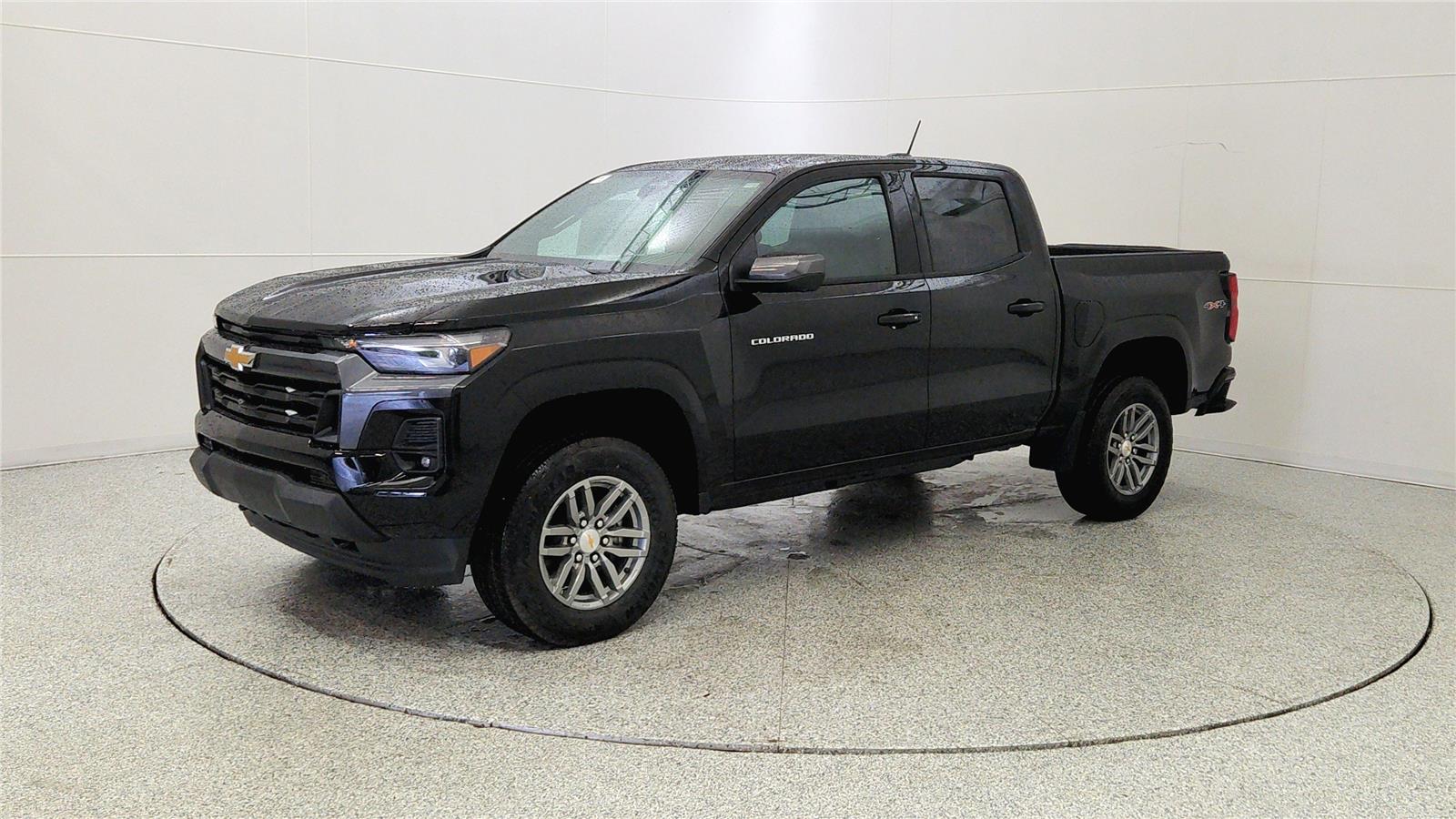View vehicle photo 3