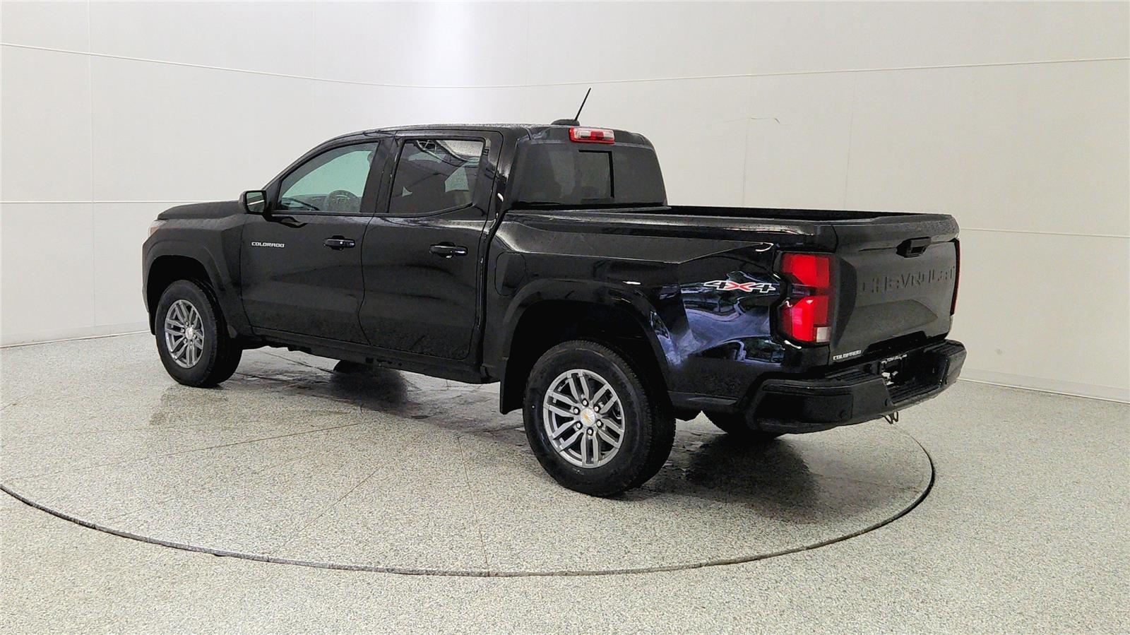View vehicle photo 5