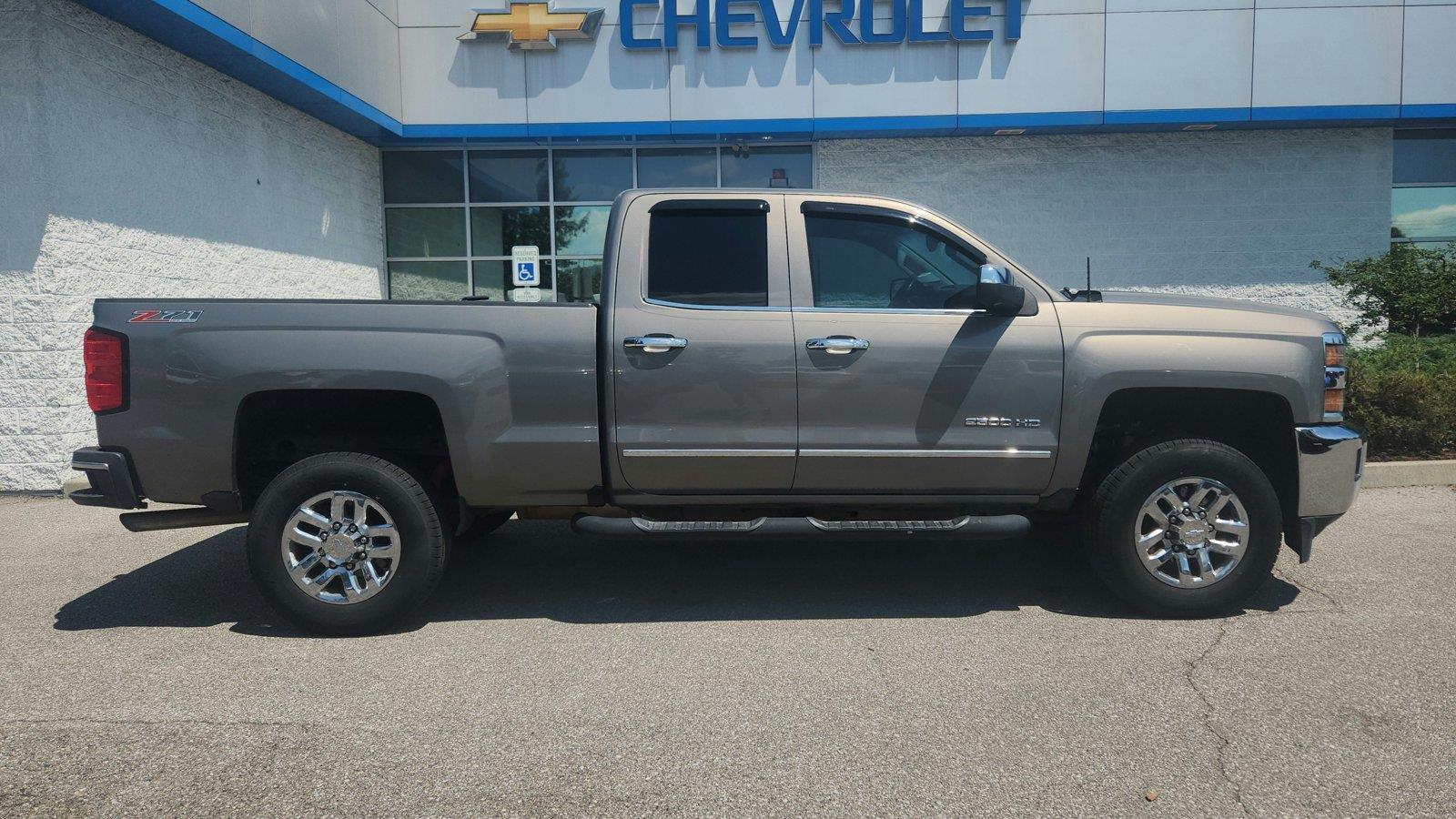 Pepperdust Metallic 2017 Chevrolet Silverado 2500HD Pickup Truck Four-Wheel Drive 6-Speed Automatic