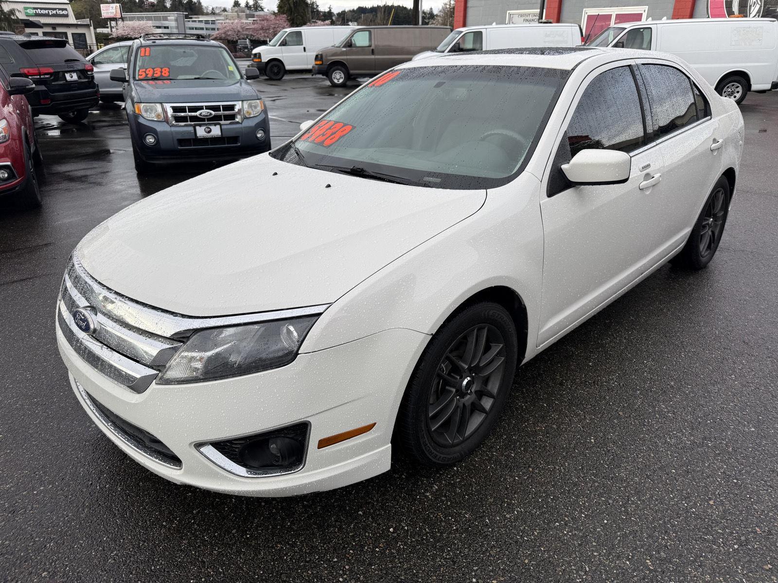 White Suede 2010 Ford Fusion SEL Sedan Front-Wheel Drive 6-Speed Automatic