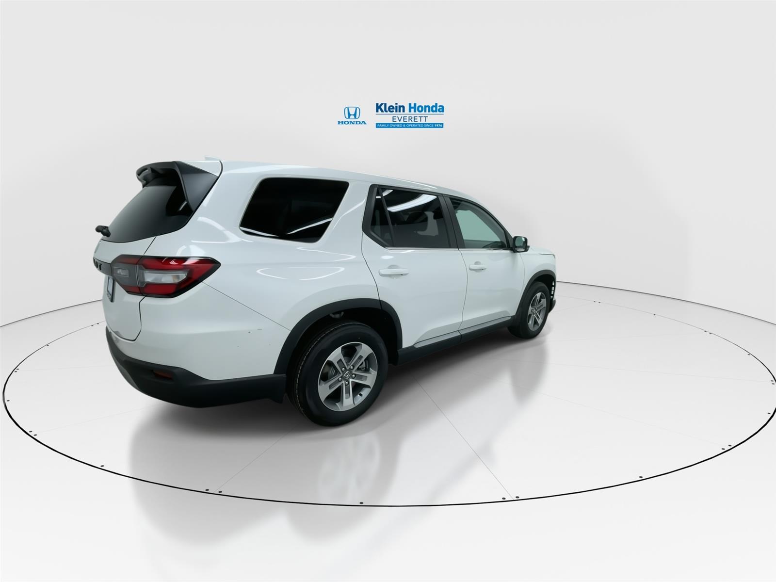 View vehicle photo 2