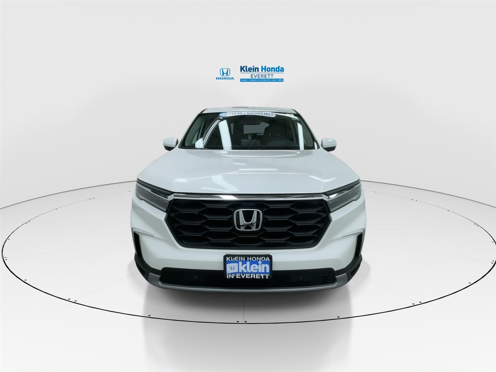 View vehicle photo 5