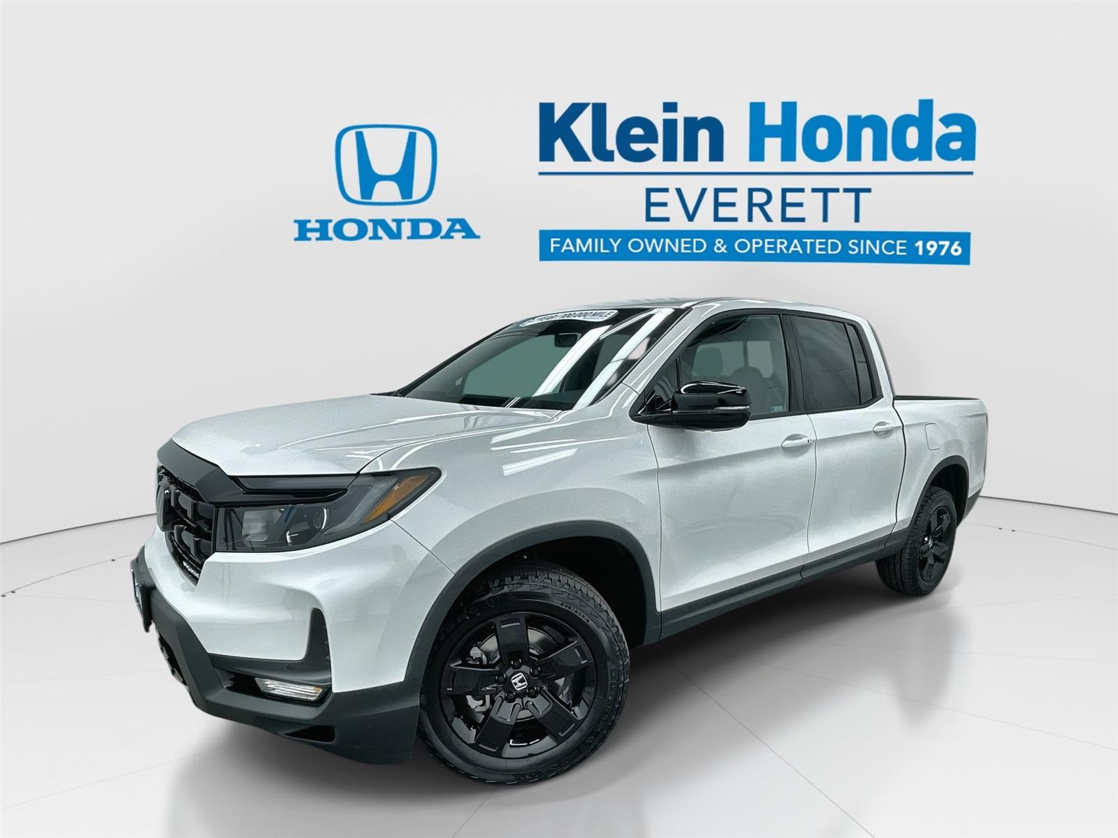 Platinum White Pearl 2026 Honda Ridgeline Black Edition AWD Pickup Truck All-Wheel Drive Automatic