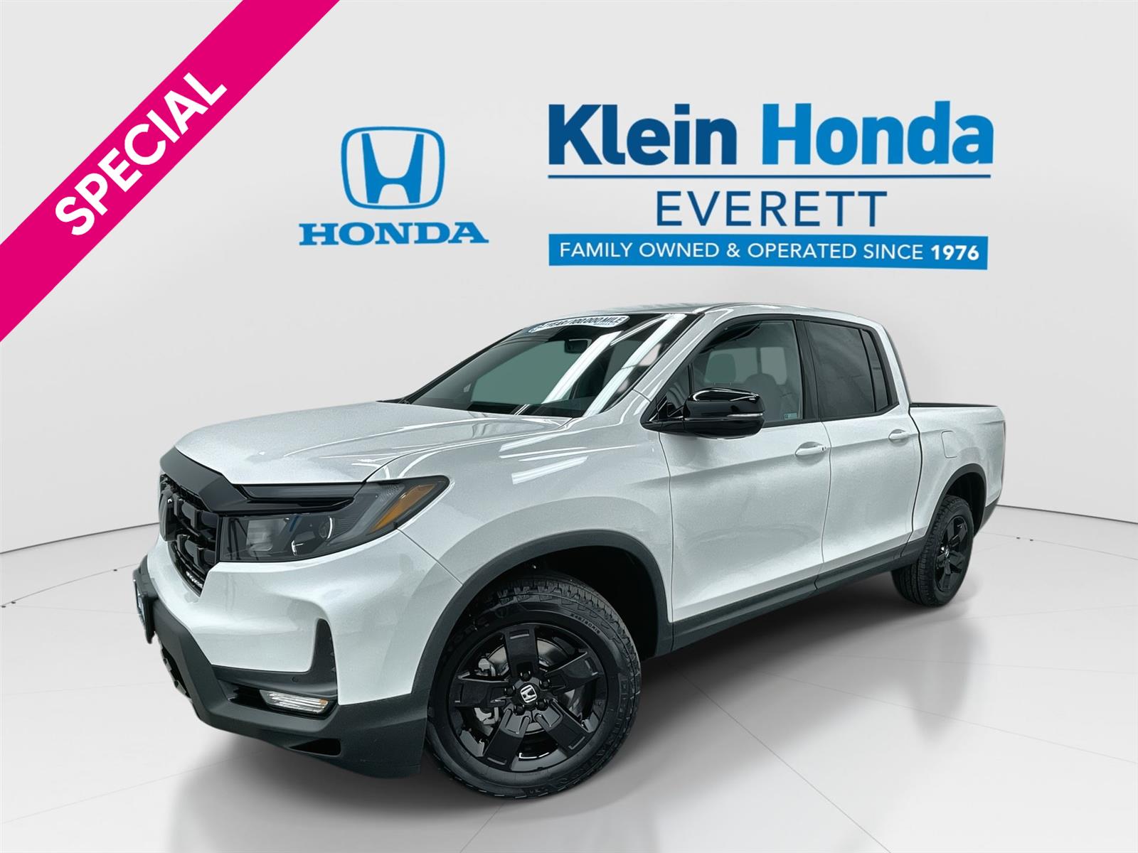 Platinum White Pearl 2026 Honda Ridgeline Black Edition AWD Pickup Truck All-Wheel Drive Automatic