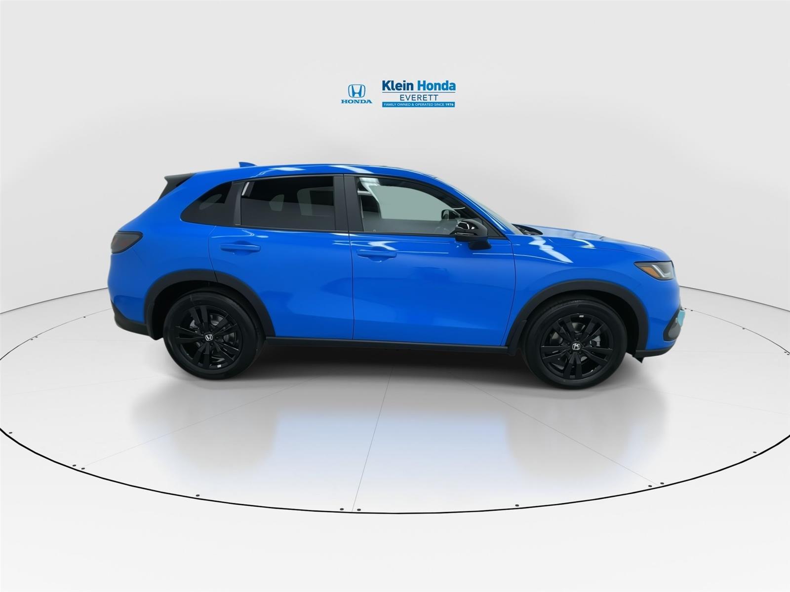 View vehicle photo 3