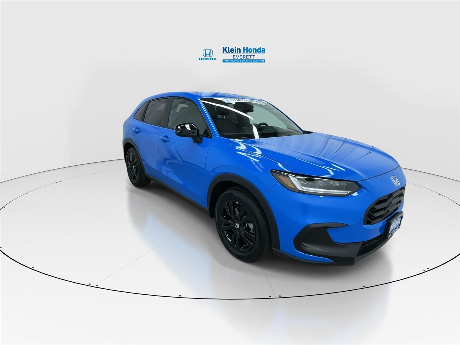 View vehicle photo 4