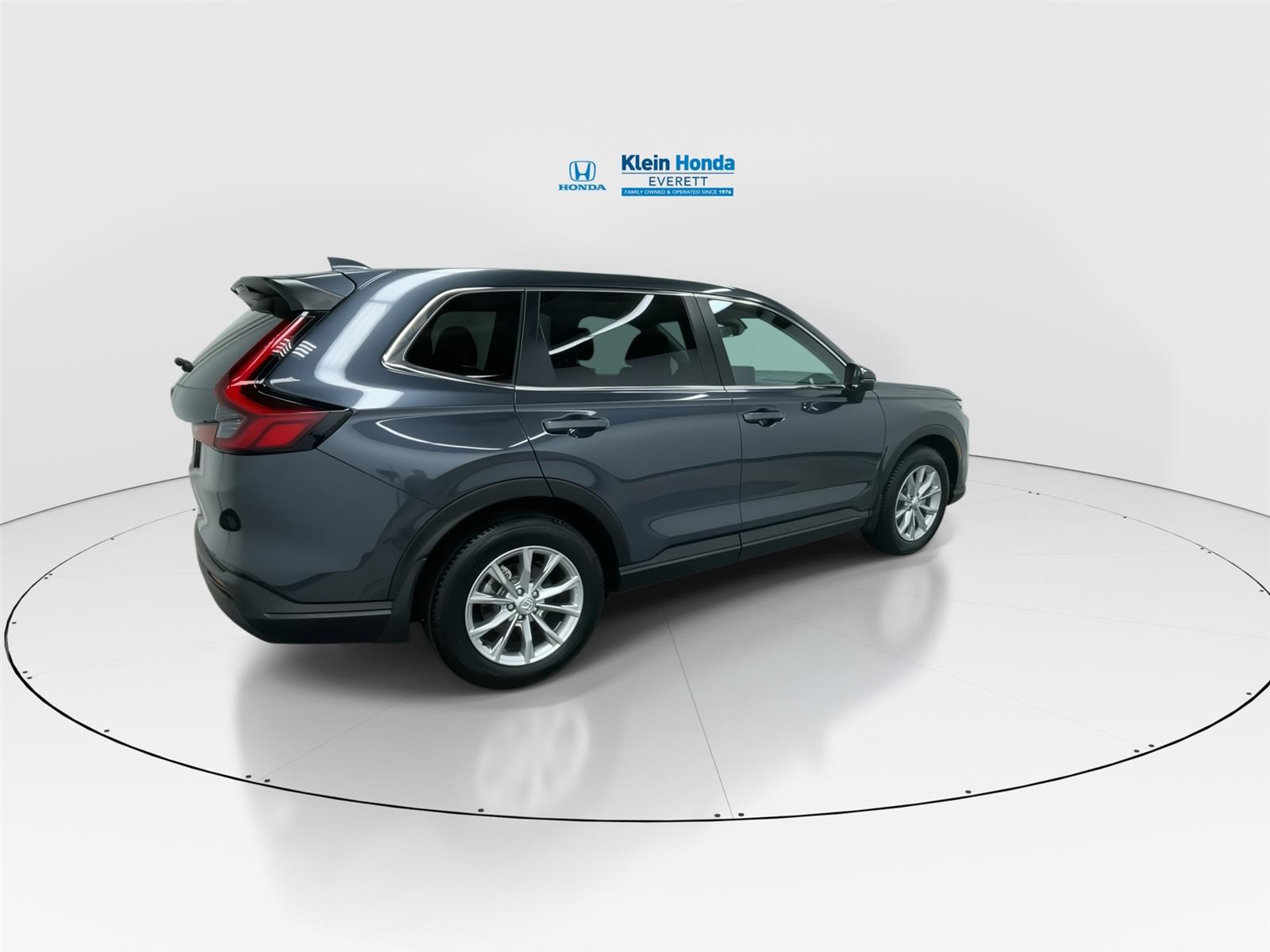 View vehicle photo 2